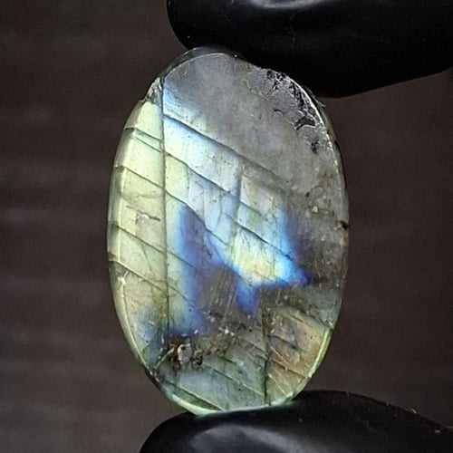 حجر الطاؤوس لابرادورايت الطبيعي