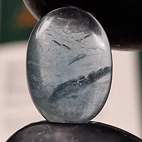 حجر فلورايت طبيعي مفحوص بشهادة مختبر