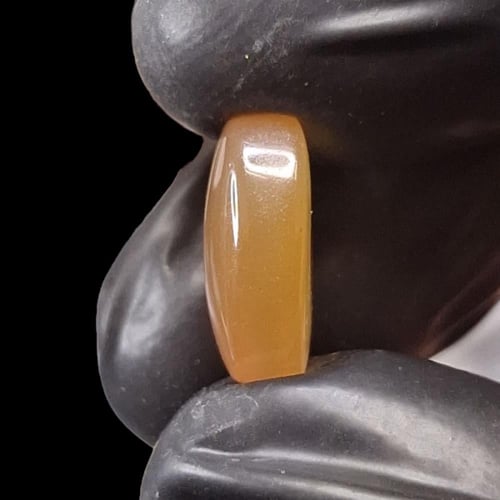 حجرين عقيق مشمشي طبيعي (حجم صغير)