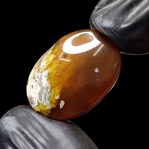 حجر عقيق خرائطي عسلي طبيعي