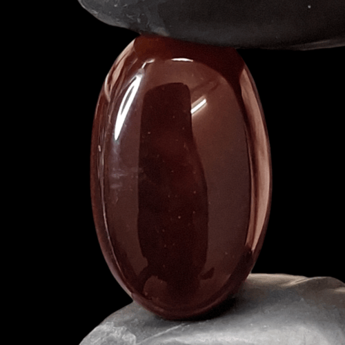 حجر عقيق طبيعي كرزي