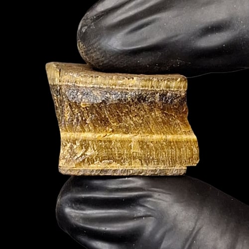 حجر عين النمر خام طبيعي