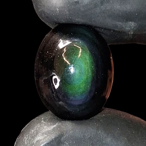 حجر اوبسيدان عين الملكة طبيعي