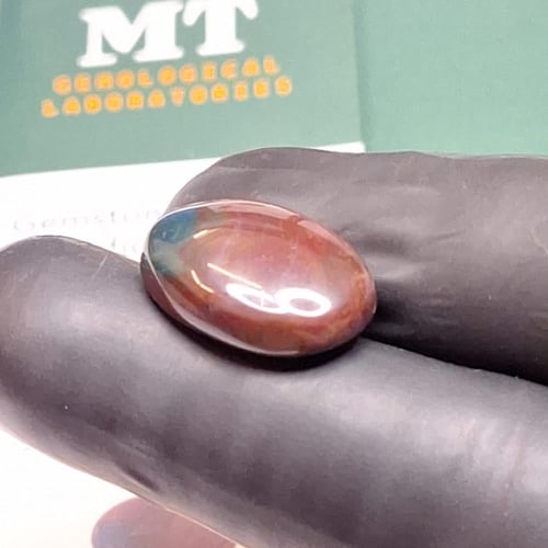 حجر عقيق طبيعي مفحوص موثق بشهادة مختبر