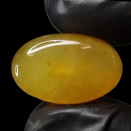 حجر عقيق اصفر طبيعي مفحوص و موثق بشهادة مختبر