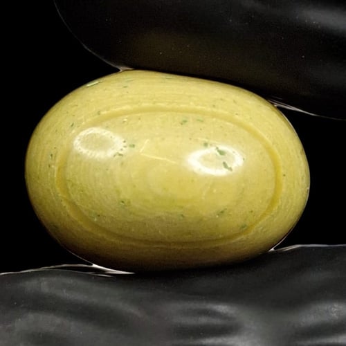 حجر عقيق طبيعي تداخل الاوان جميل مفحوص بشهادة مختب...