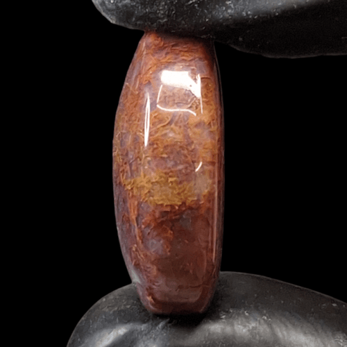 حجر عقيق طحلبي احمر طبيعي