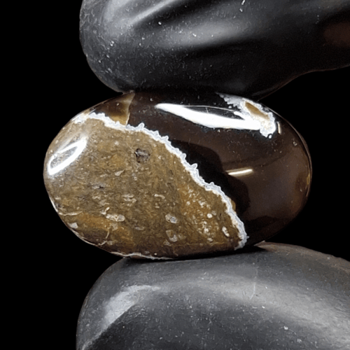 حجر عقيق خرائطي تمري خامتين بحجر واحد طبيعي