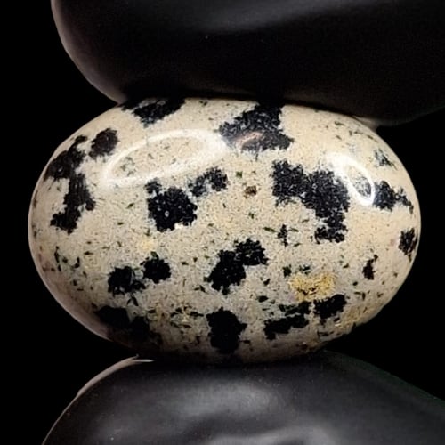 حجر عقيق مشجر طبيعي موثق ومفحوص بشهادة مختبر