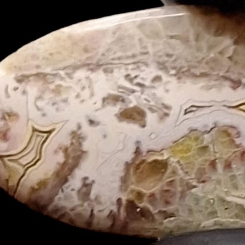 حجر عقيق مصور رأس زرافة طبيعي والحجر مفحوص بشهادة...