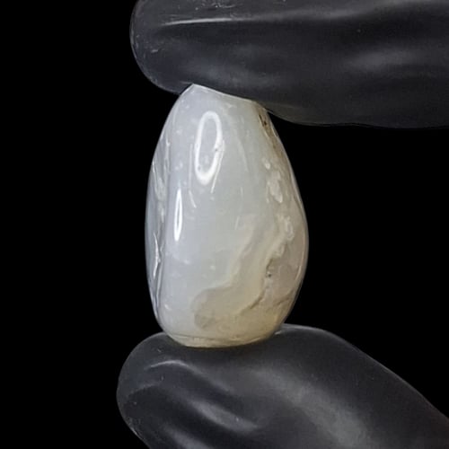 حجر عقيق طحلبي ابيض خام