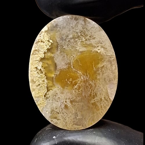 حجر عقيق بتشكيل رائع طبيعي