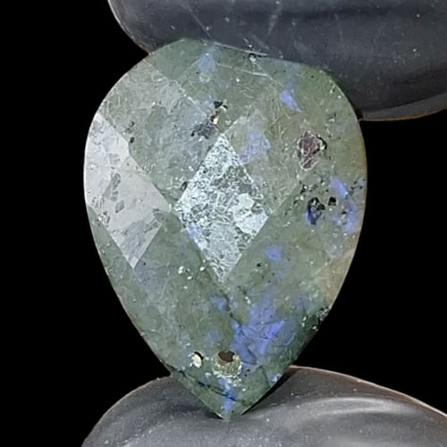 حجر الطاؤوس الطبيعي