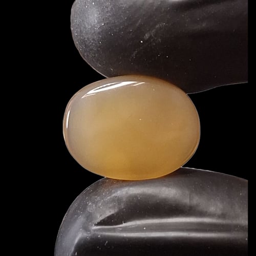 حجرين عقيق مشمشي طبيعي (حجم صغير)