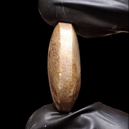 حجر عقيق داؤدي طبيعي مصور هيئة عينين