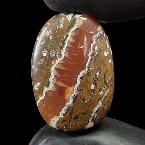 حجر عقيق خرائطي مشمشي طبيعي