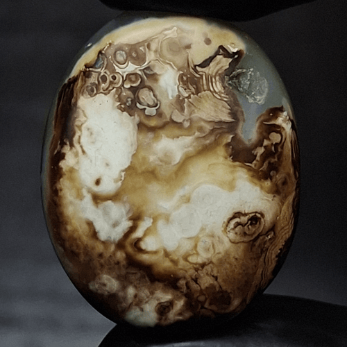 حجر عقيق بافوري مصور طبيعي حجم راهي