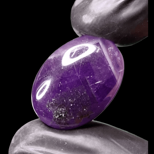 حجر جمشت طبيعي مفحوص و موثق بشهادة مختبر