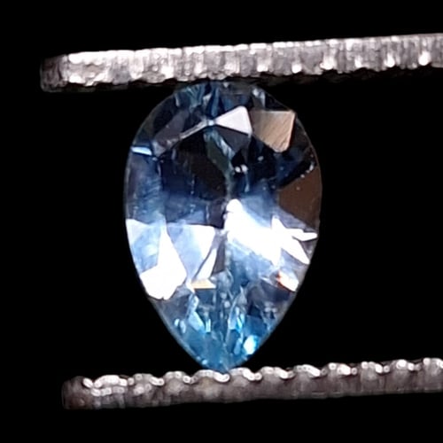 حجر توباز الطبيعي قصة الكمثرى مفحوص وموثق بشهادة م...