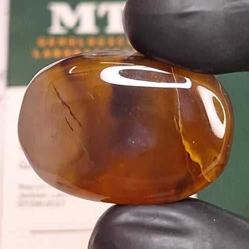 حجر عقيق متعدد اللون بتشكيل طبيعي مفحوص بشهادة مخت...