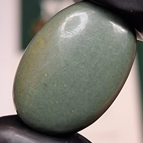 حجر عقيق أخضر مزرق لون رائع قاتم طبيعي مفحوص و موث...