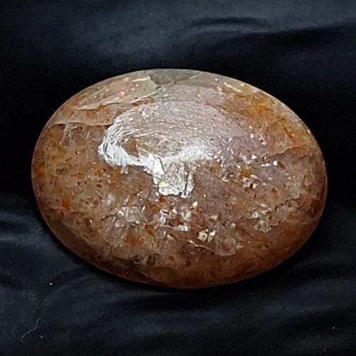 حجر الشمس الطبيعي قص بيضاوي مفحوص بشهادة مختبر