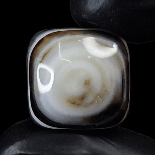 حجر عقيق سليماني طبيعي قص مربع