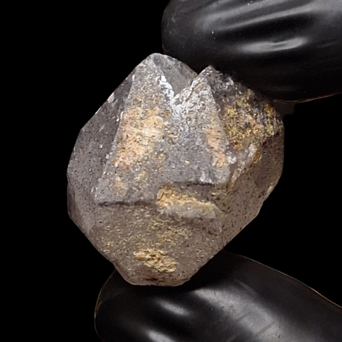 حجر كوارتز خام تحفة للاقتناء او الاهداء