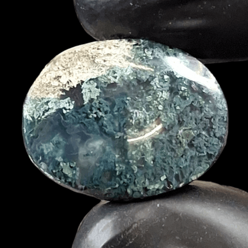 حجر عقيق طحلبي طبيعي