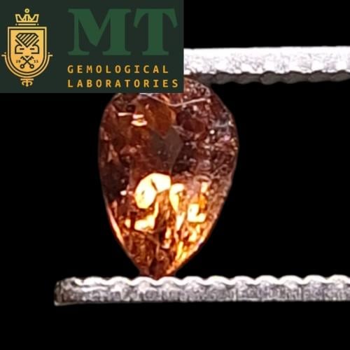 حجر التورمالين الطبيعي مفحوص و موثق بشهادة مختبر