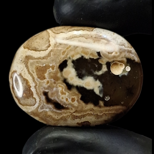 حجر عقيق بافوري طبيعي حجم راهي