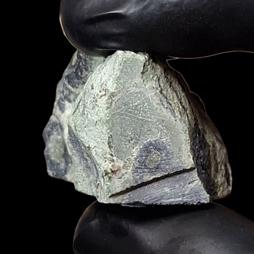 حجر جاسبر كمبابا خام طبيعي تحفة للاقتناء او الاهدا...