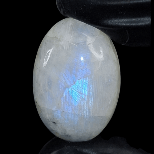 حجر القمر طبيعي ذو التوهج الازرق