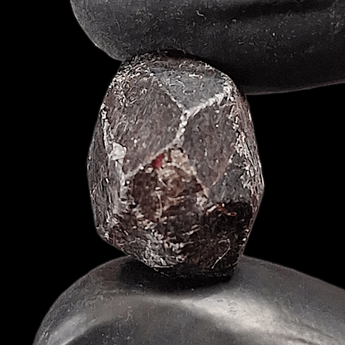 حجر جارنت خام طبيعي