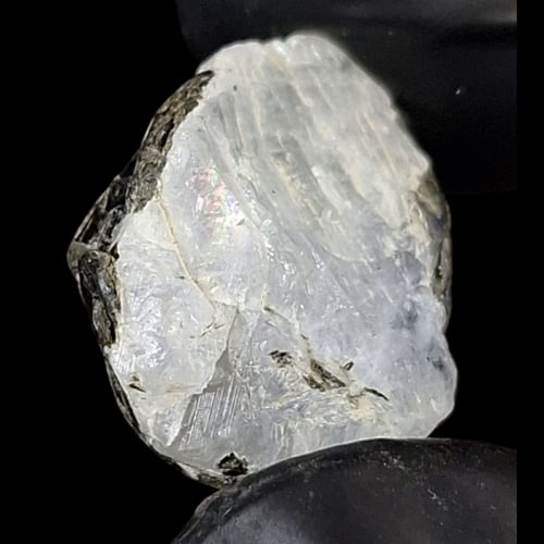 حجر القمر الخام الطبيعي