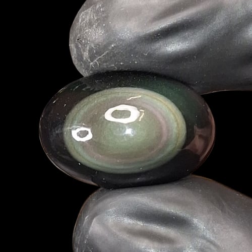 حجر أوبسيديان عين متوهجة طبيعي مفحوص و موثق بشهادة...