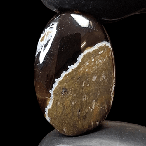 حجر عقيق خرائطي تمري خامتين بحجر واحد طبيعي