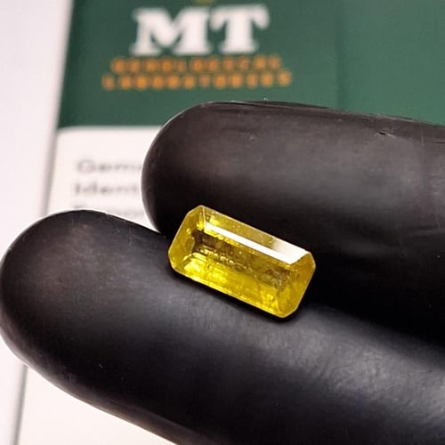 حجر سيفين طبيعي بشهادة مختبر