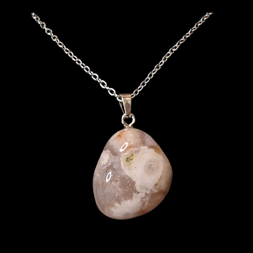 اكسسوار تعليقة حجر عقيق طبيعي مع السلسال