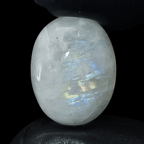 حجر القمر أبيض مع توهج رائع طبيعي