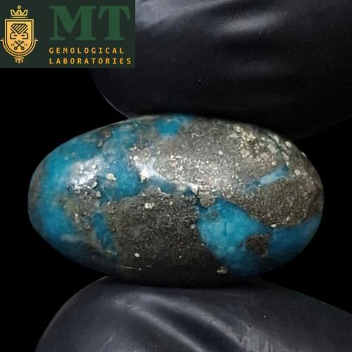 حجر فيروز طبيعي مفحوص و موثق بشهادة مختبر