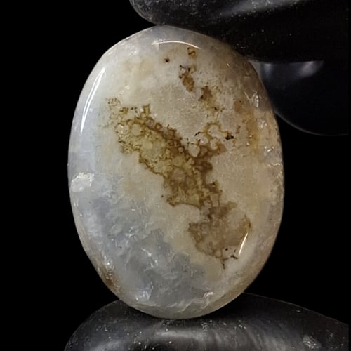 حجر عقيق بافوري طبيعي