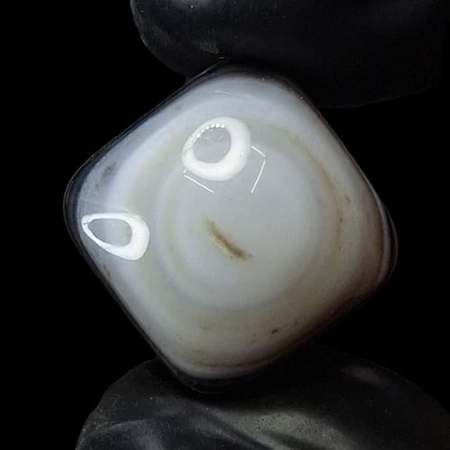 حجر عقيق سليماني طبيعي قص مربع