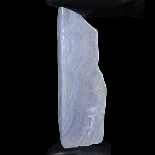 حجر عقيق ازرق سماوي خام تحفة للاقتناء او الاهداء