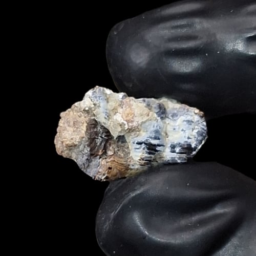 حجر عقيق ناري خام طبيعي تحفة للإقتناء أو الإهداء