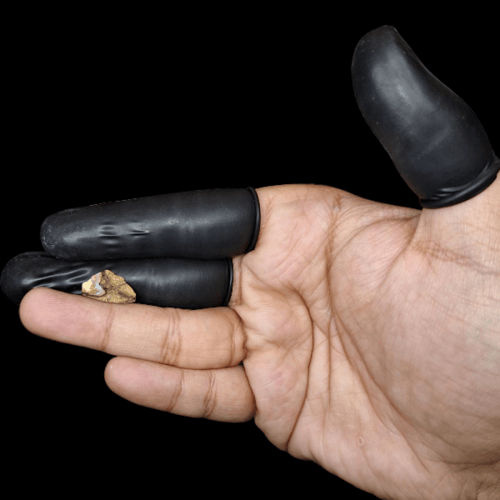 حجر بولدر اوبال خام طبيعي تحفة للاقناء او الاهداء