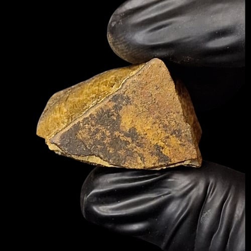 حجر عين النمر خام طبيعي