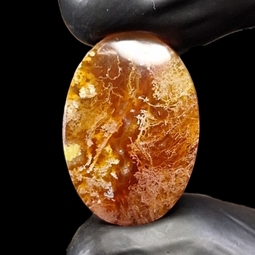 حجر عقيق طبيعي بتشكيل رائع