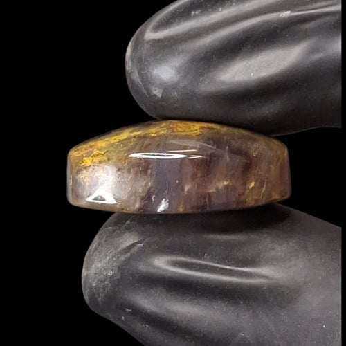 حجر عقيق يماني مزعفر طبيعي