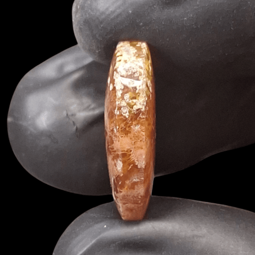 حجر عقيق طحلبي مشجر احمر